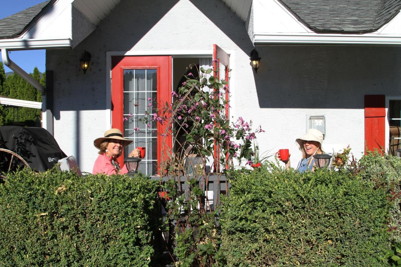 Sunshine And Wine Loft Hotel Penticton Bagian luar foto
